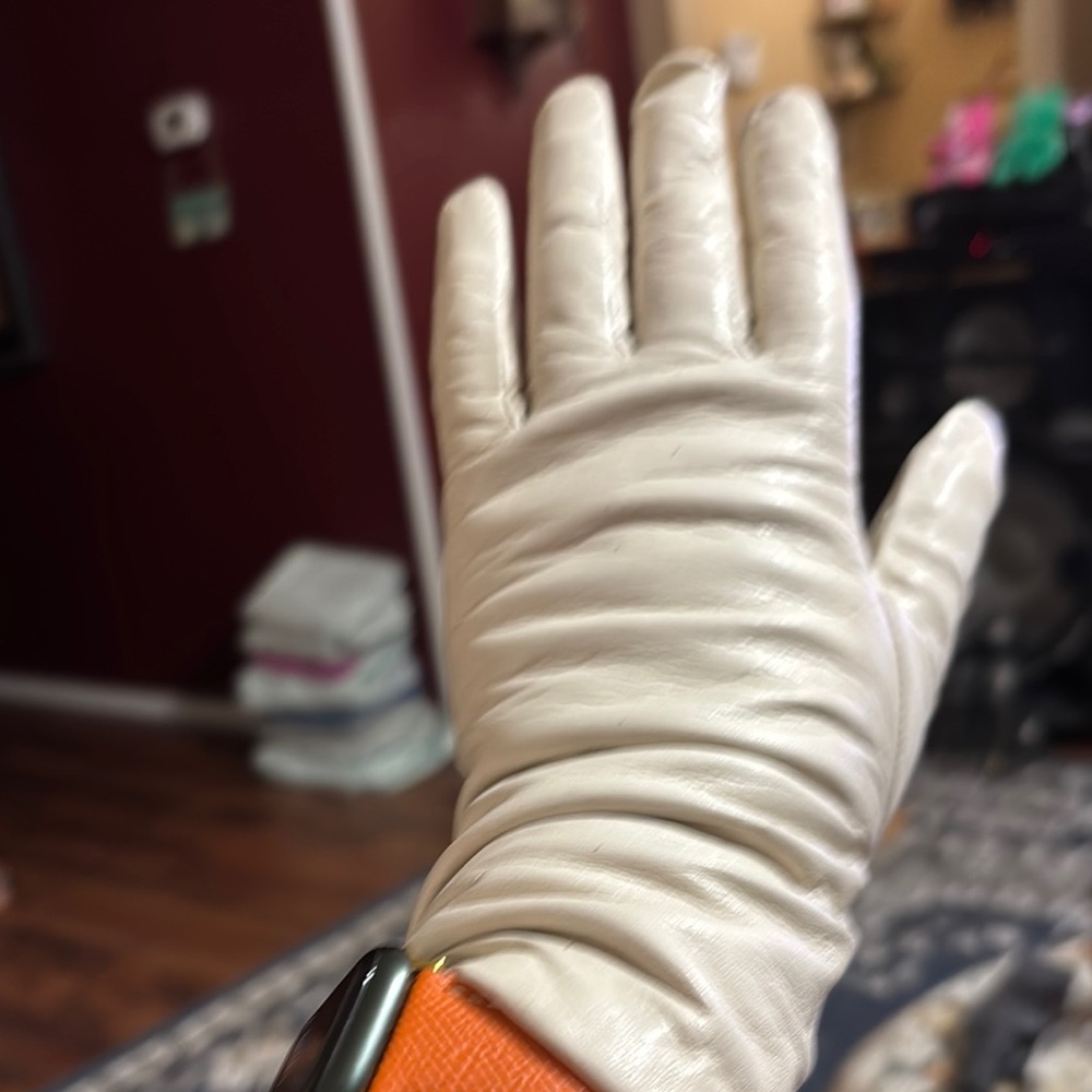 Saks Fifth Avenue Cream Leather Gloves